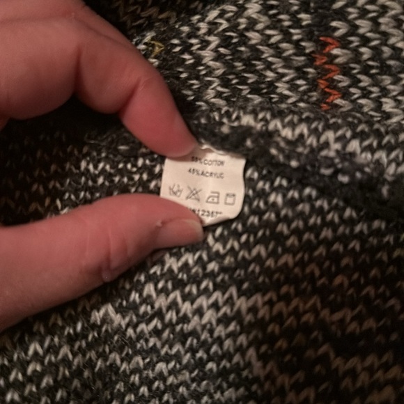 Hooded Native Cowichan Blanket Cardigan Sweater - Picture 6 of 6